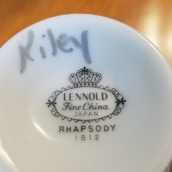 Lennold Fine Bone China Cup and Saucer - Picture 7 of 7